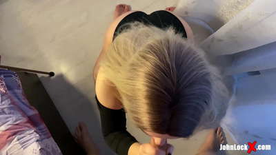 Gorriak Dick xurgatzen eta izorratzen, ipurdian esperma jasoz