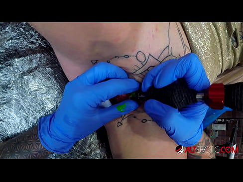 ❤️ Sully Savage-k izugarri tatuatu zuen klitorian tatuaje bat egin zuen ❤❌ Porno ederra pornoan eu.porno-fuq.ru ❤